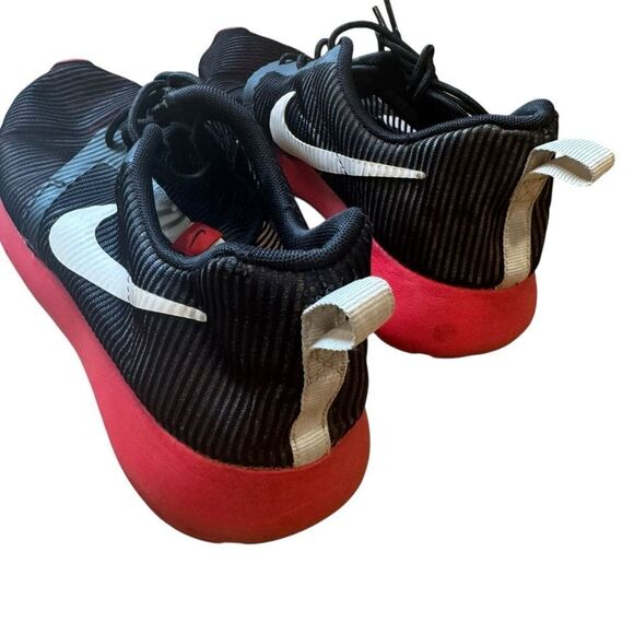 Nike Roshe One Flight Weight Sneakers - Picture 4 of 9